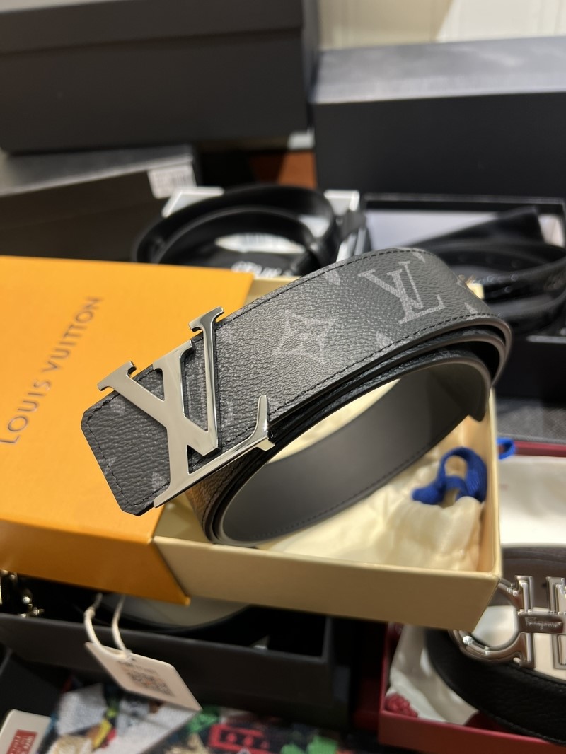 l0vis Vvtt0n belts